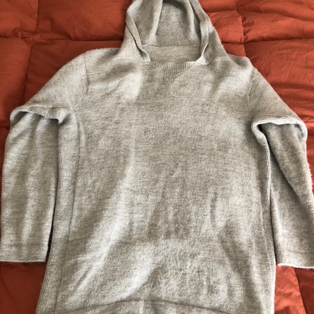 Paka Hoodie Sweater
